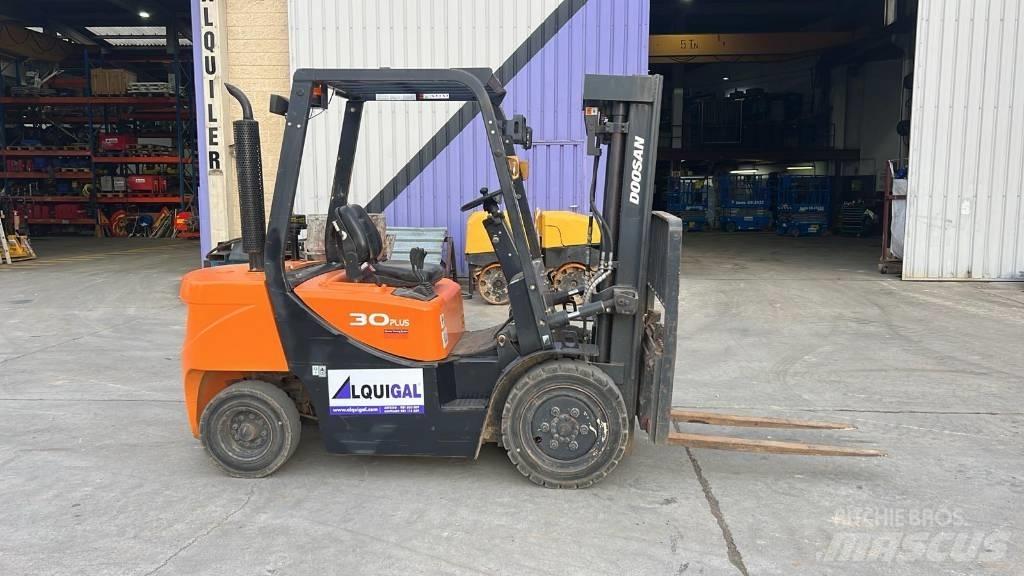 Doosan D 30 G Dyzeliniai krautuvai