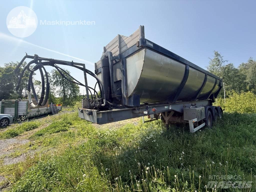 Parator STI 17-24 Savivartės puspriekabės