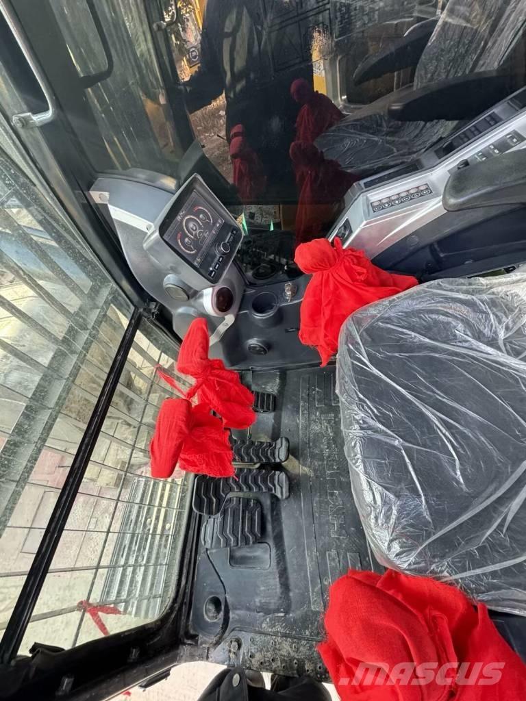 Hyundai 220LC-9T Vikšriniai ekskavatoriai