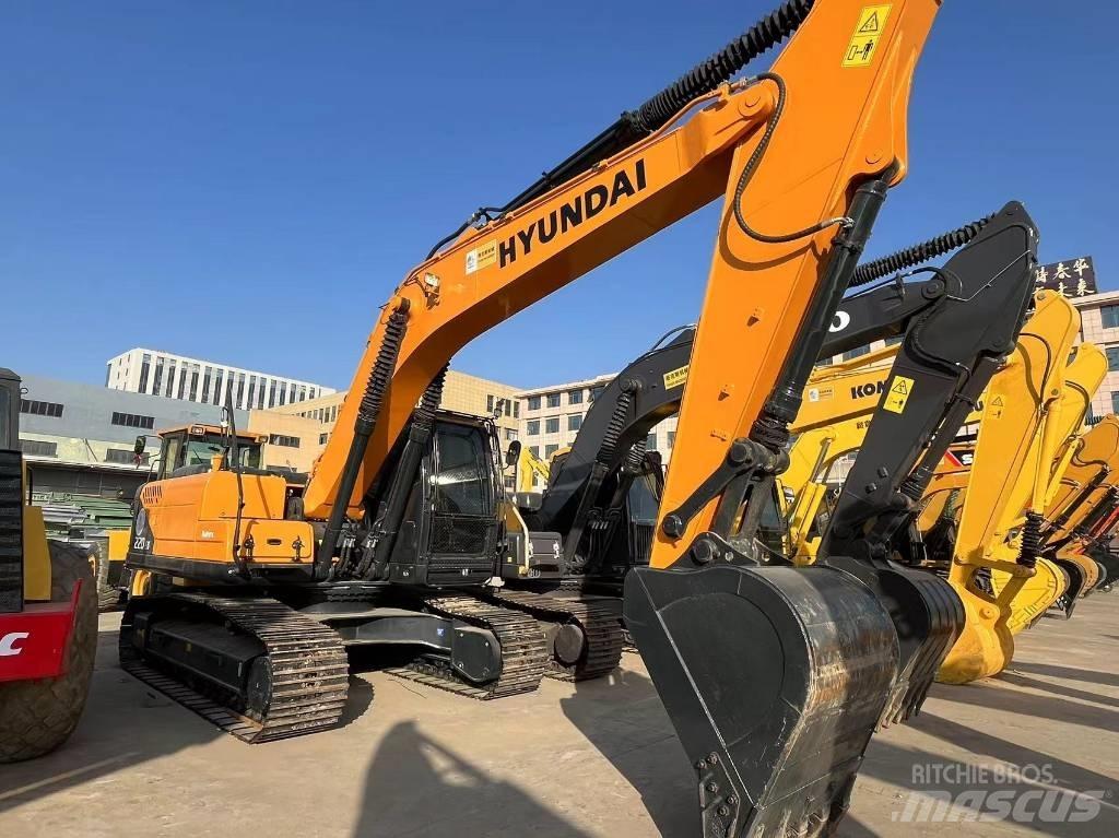 Hyundai 220-9S Vidutinės galios ekskavatoriai 7-12 t