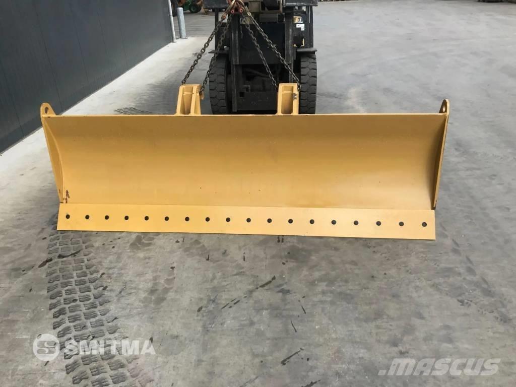Komatsu QR Peiliai