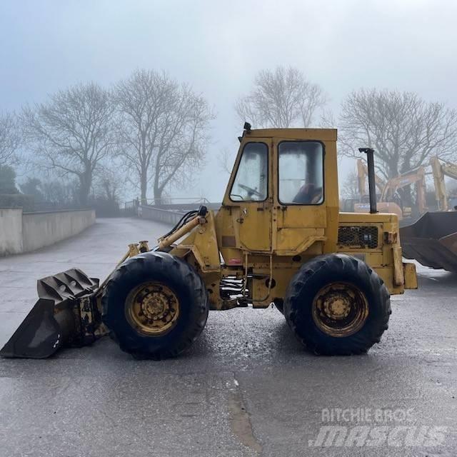 CAT 910 Naudoti ratiniai krautuvai