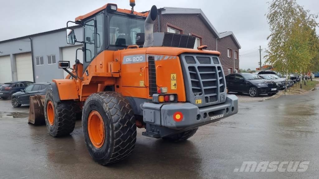 Doosan DL 200-3 Naudoti ratiniai krautuvai