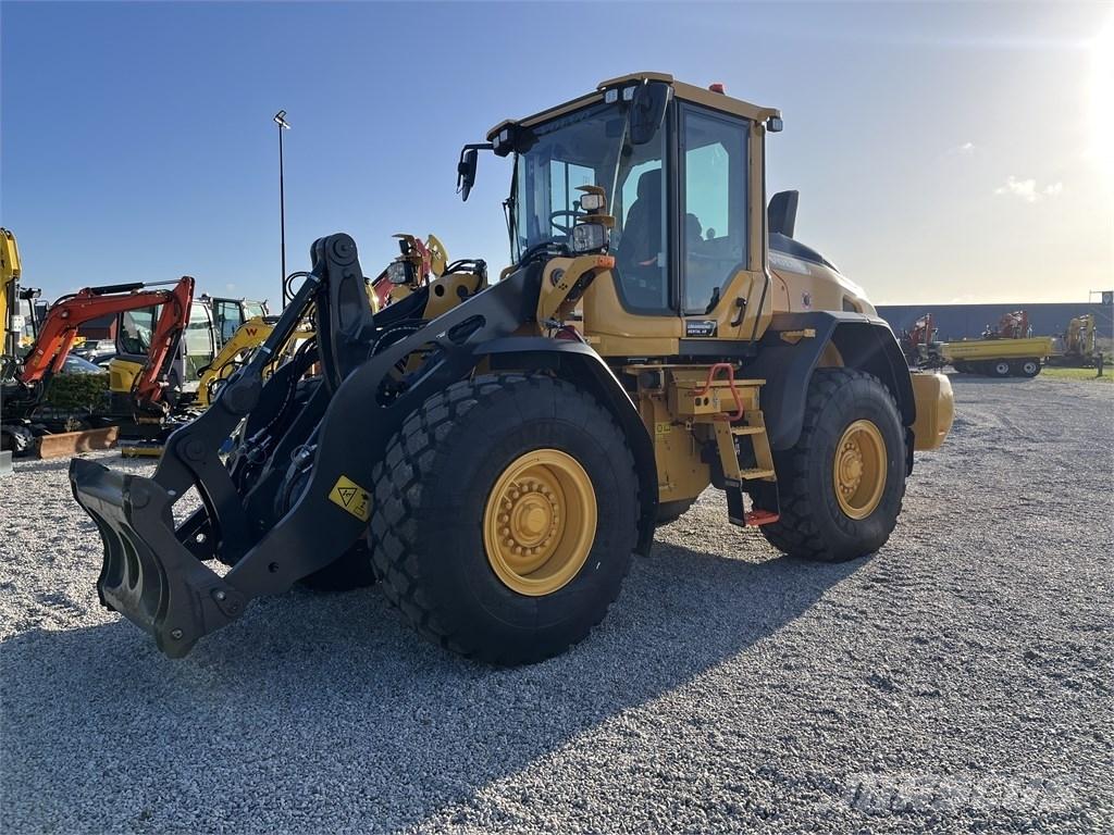 Volvo L 70 H Naudoti ratiniai krautuvai