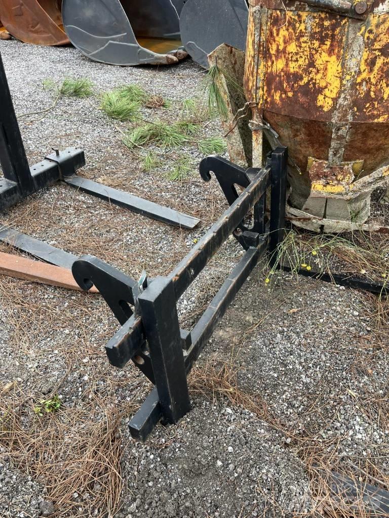 Volvo L 30, L25, L28 Naudoti ratiniai krautuvai