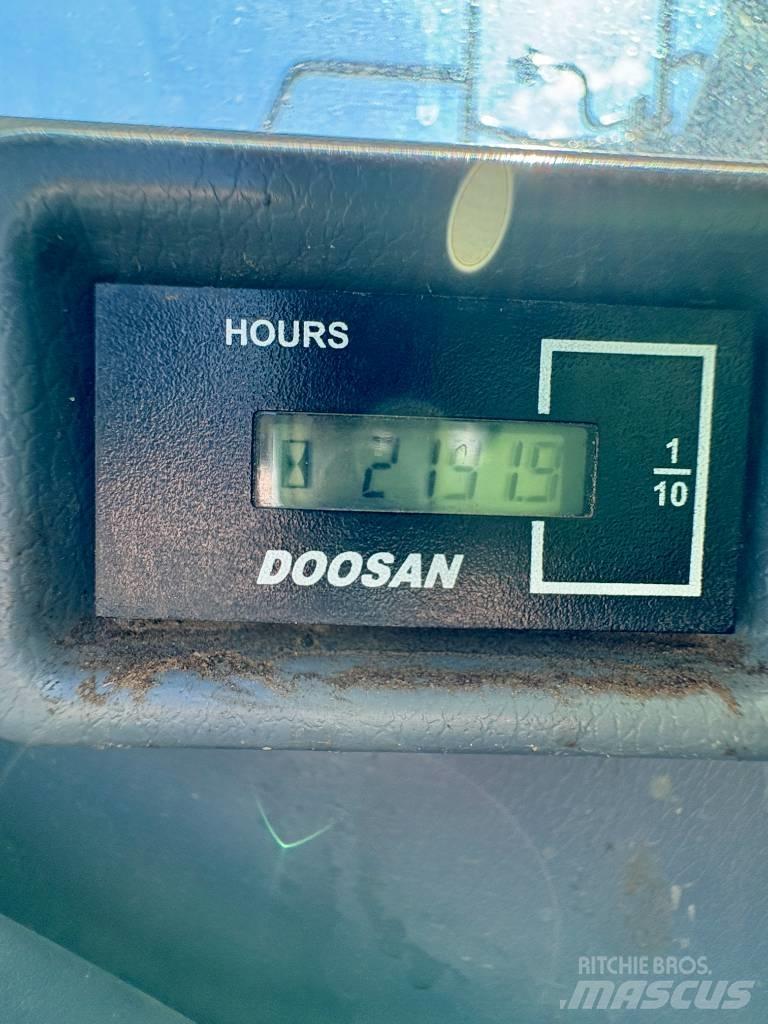 Doosan DX 140 LCR Vikšriniai ekskavatoriai