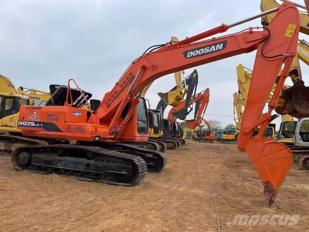 Doosan 225-7 Vikšriniai ekskavatoriai