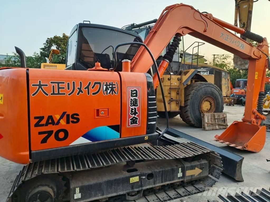 Hitachi ZX 70 Vidutinės galios ekskavatoriai 7-12 t