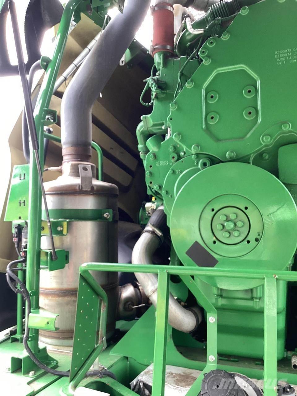 John Deere 8300 Pašarų ruošimo technika