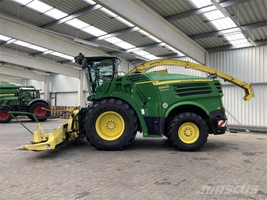 John Deere 8300 Pašarų ruošimo technika