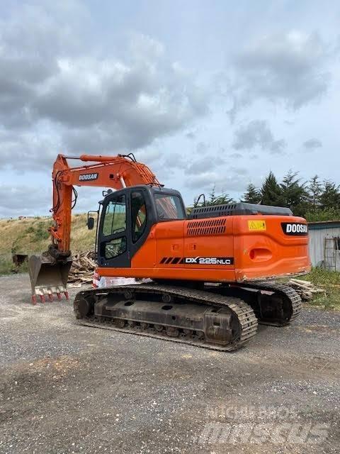 Doosan DX 225 NLC Vikšriniai ekskavatoriai