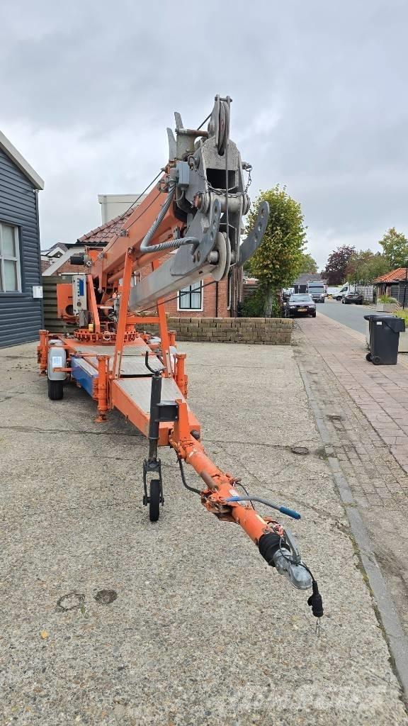 Böcker AHK 27/1000 Visureigiai kranai