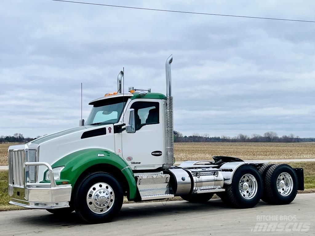 Kenworth T 880 Naudoti vilkikai