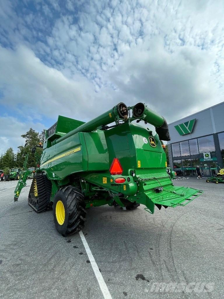 John Deere T670 i Derliaus nuėmimo kombainai