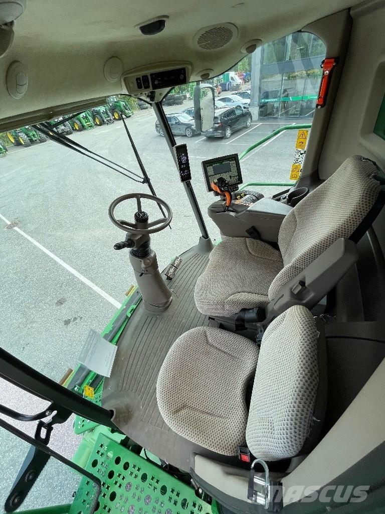 John Deere T670 i Derliaus nuėmimo kombainai