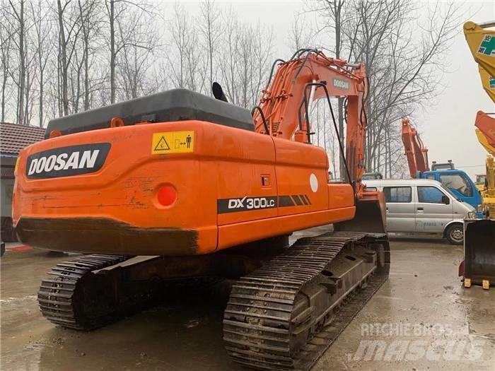 Doosan DX 300 Vikšriniai ekskavatoriai