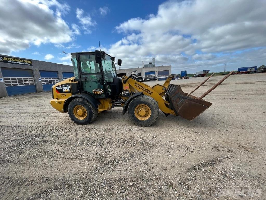CAT 906M Naudoti ratiniai krautuvai