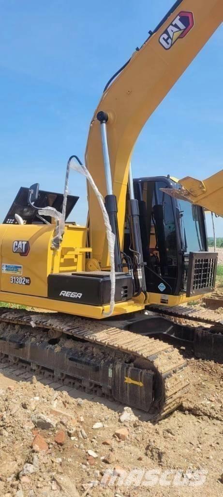 CAT 313 Vidutinės galios ekskavatoriai 7-12 t
