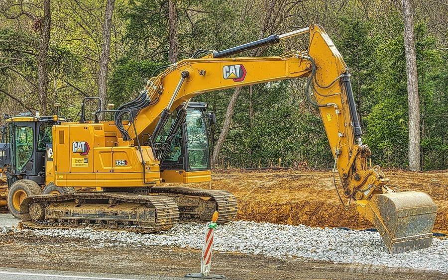 CAT CAT325 Vidutinės galios ekskavatoriai 7-12 t