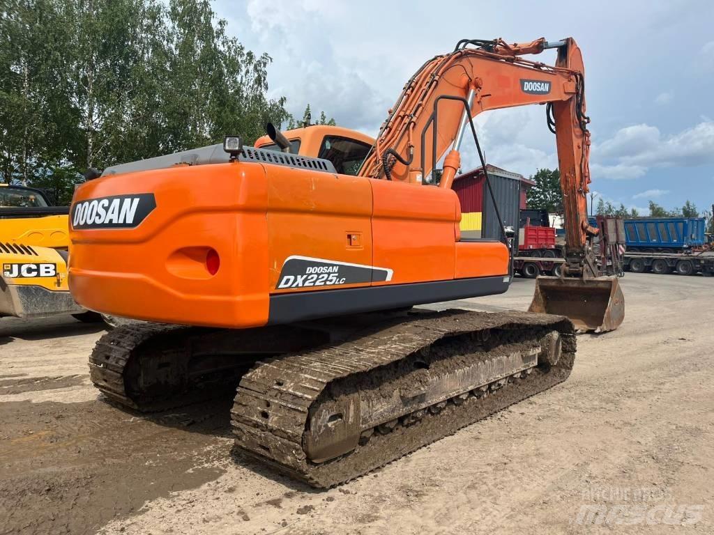 Doosan DX 225 LC Vikšriniai ekskavatoriai