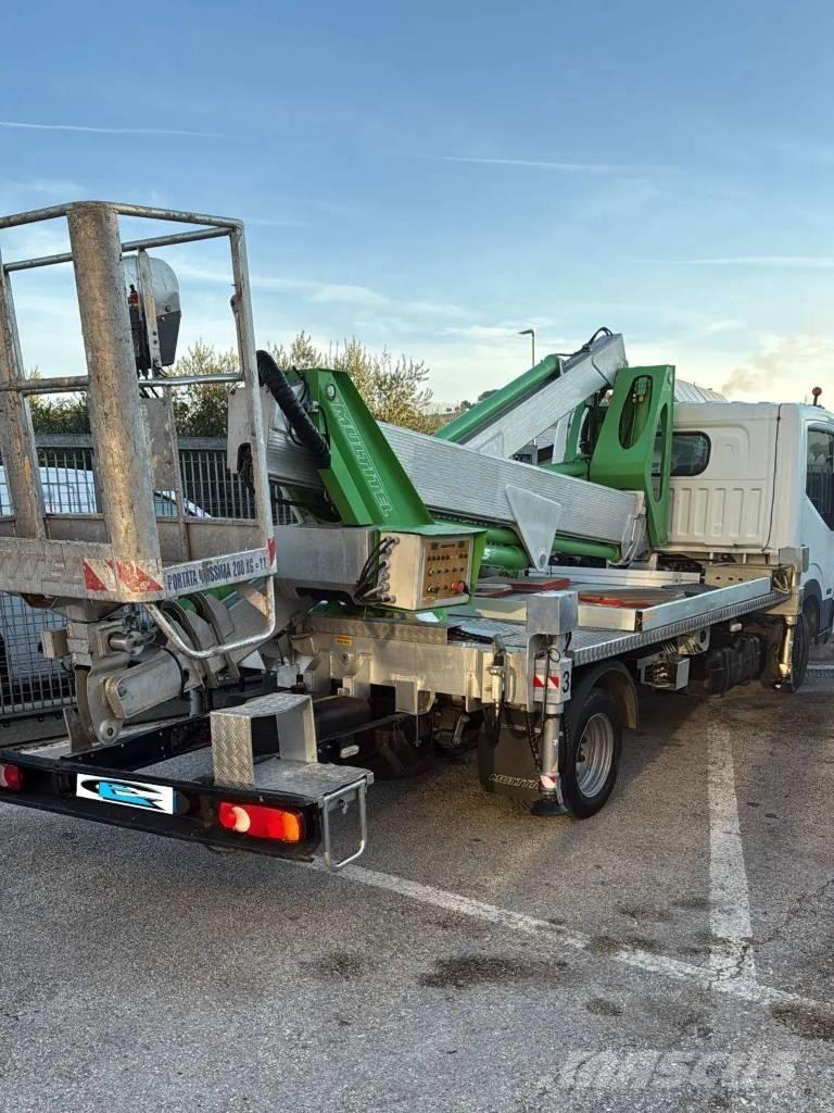 Multitel MX 250 Ant vilkikų montuojamos kėlimo platformos