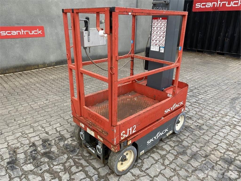 SkyJack SJ12 Vertikalūs stiebiniai keltuvai