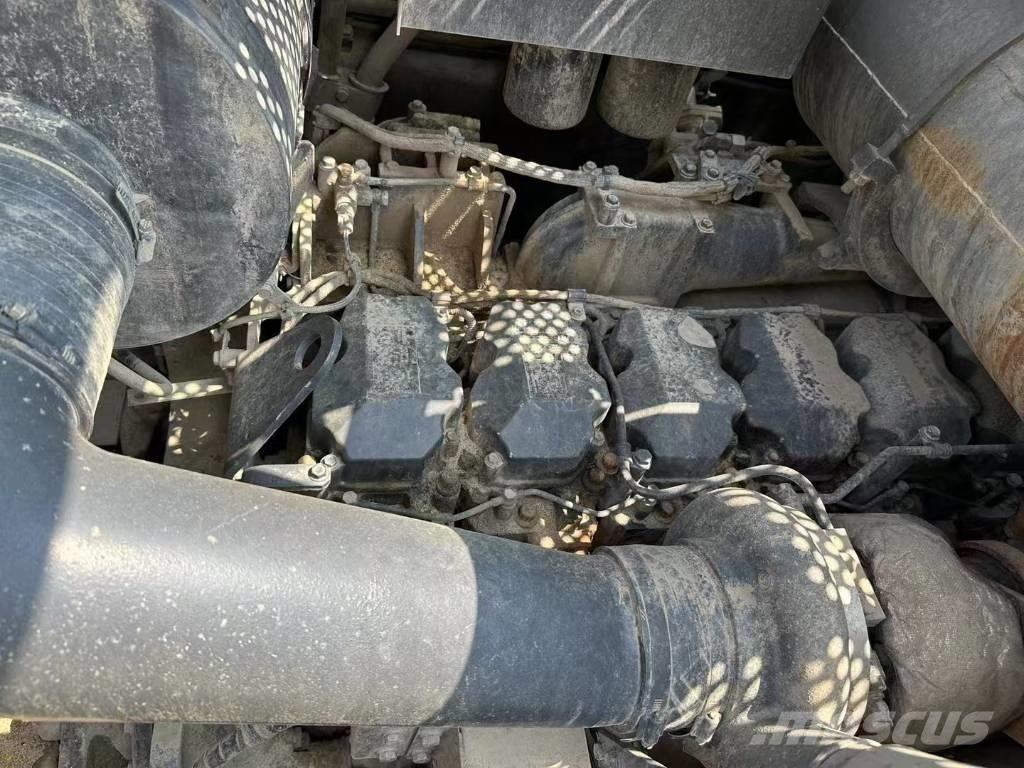 Komatsu PC 850-8 Amfibiniai ekskavatoriai