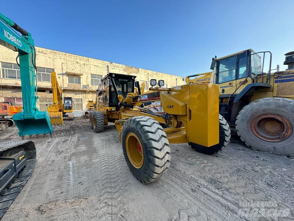 CAT 140 H Greideriai
