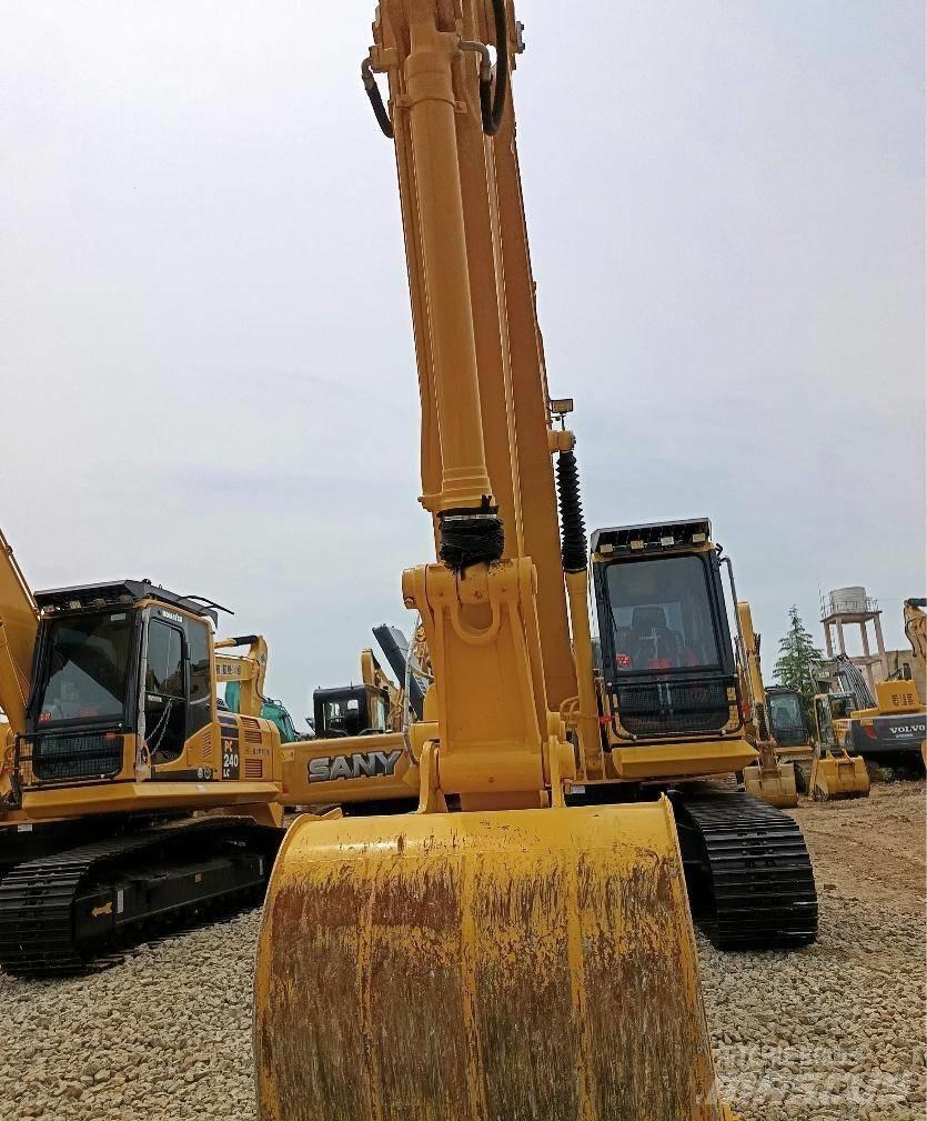Komatsu PC 210 LC Vikšriniai ekskavatoriai
