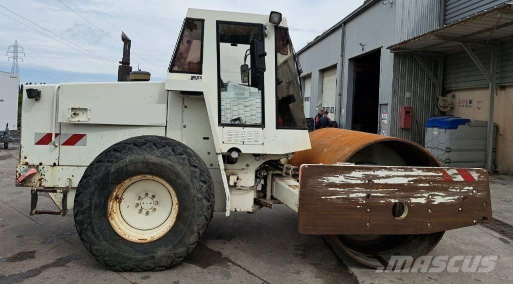 CAT CS583 C Vieno būgno volai