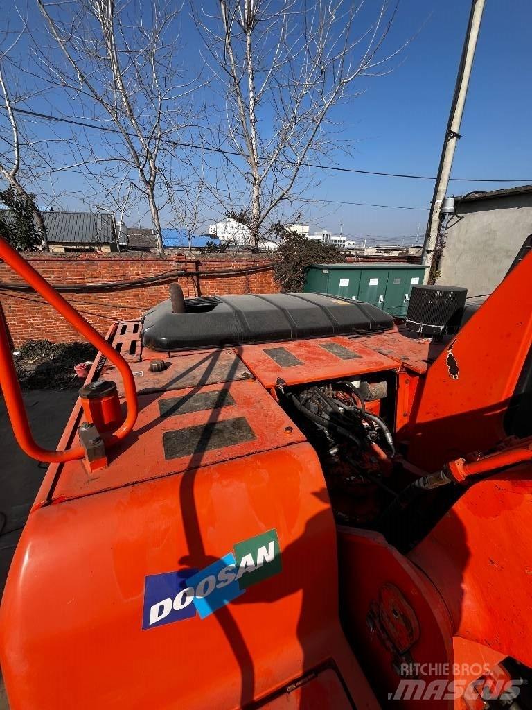 Doosan DH 225 LC-7 Vikšriniai ekskavatoriai