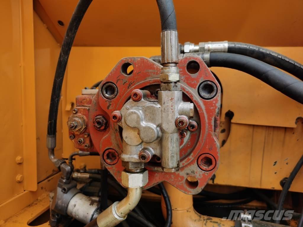 Hyundai R225LC-7 Vikšriniai ekskavatoriai