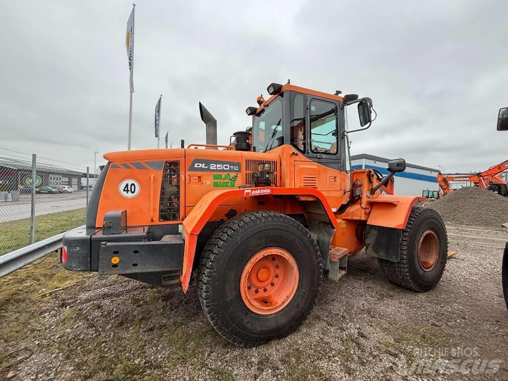 Doosan DL 250Z Naudoti ratiniai krautuvai