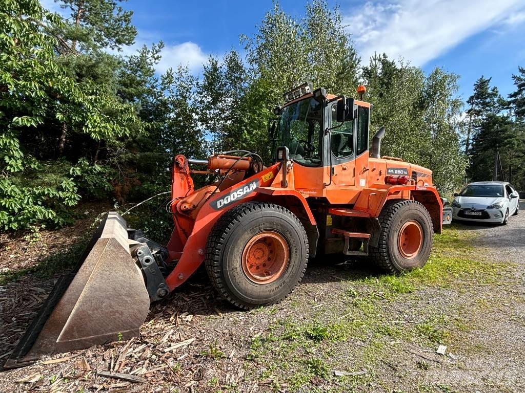 Doosan DL 250Z Naudoti ratiniai krautuvai