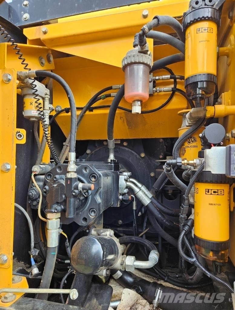 JCB JS 131 LC Vikšriniai ekskavatoriai