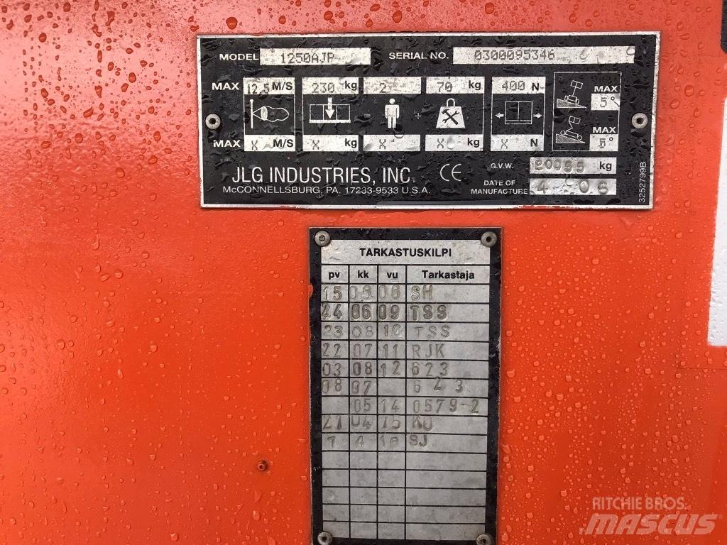 JLG 1250 AJP Alkūniniai keltuvai