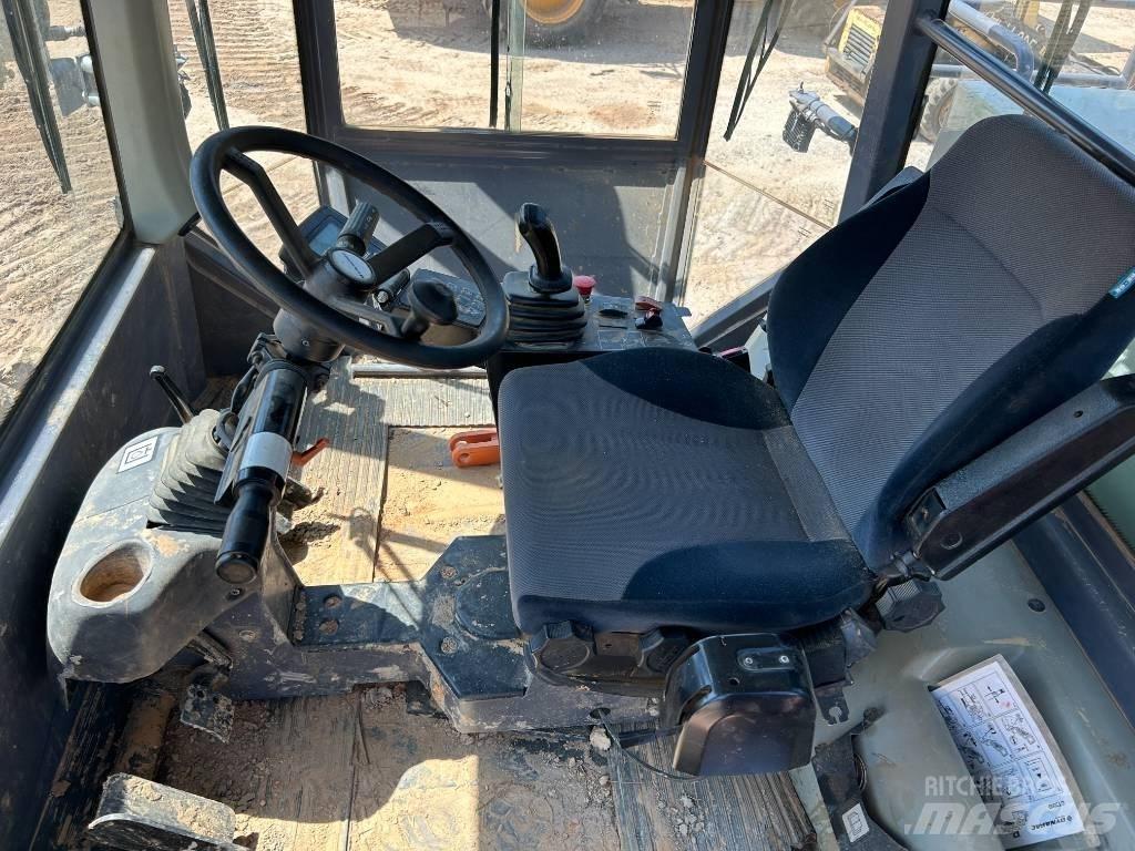 Dynapac CT 3000 Gruntiniai volai