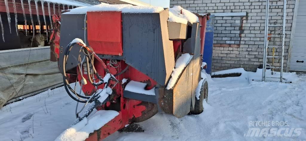Kuhn Primor 3560 Ryšulių smulkinimo, pjaustymo ir išvyniojimo įrenginiai