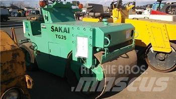 Sakai TG25 Vejų volai