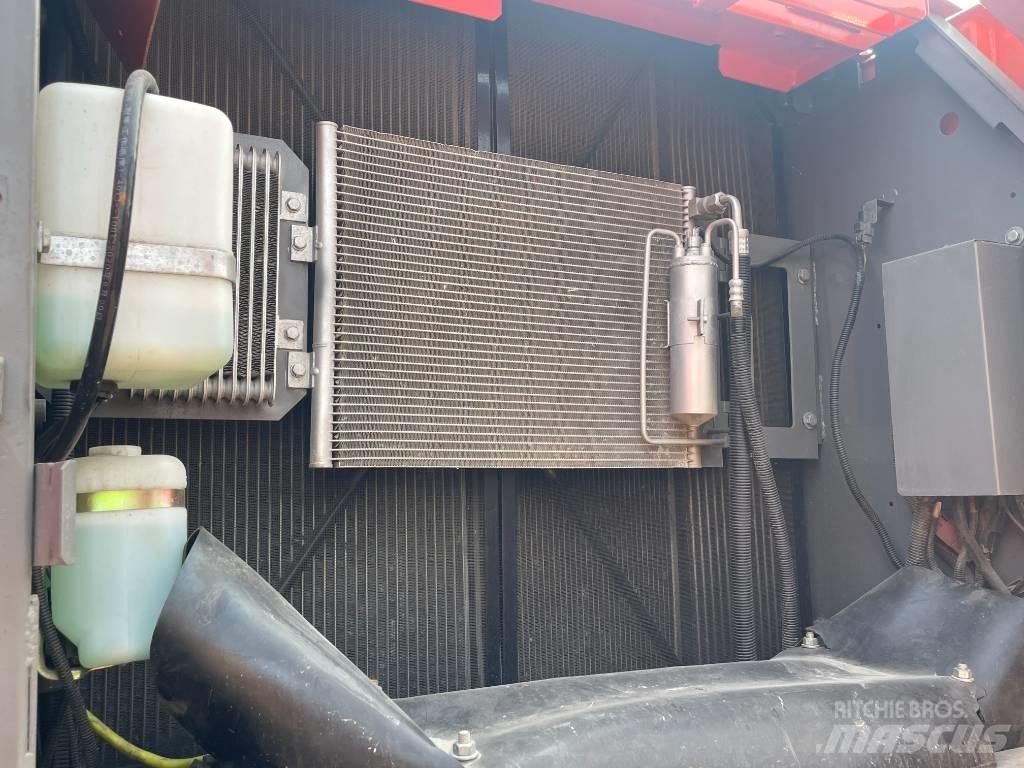 Hitachi 210LC Vikšriniai ekskavatoriai