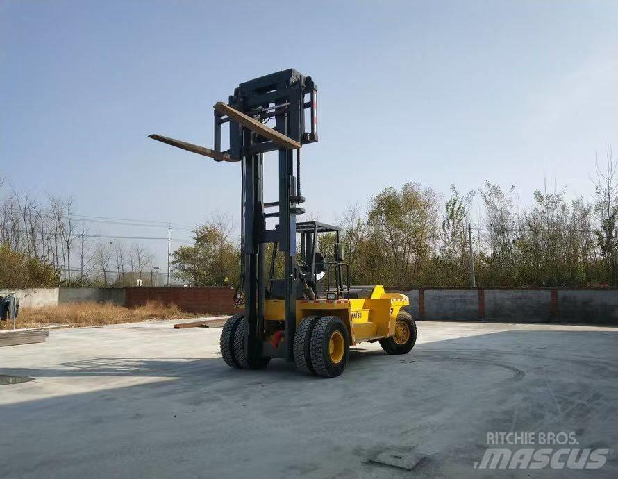 Komatsu FD 200 Dyzeliniai krautuvai