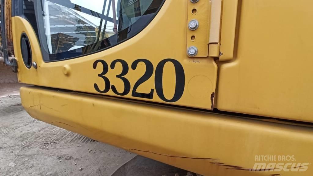 Komatsu PC240NLC-8 Vikšriniai ekskavatoriai