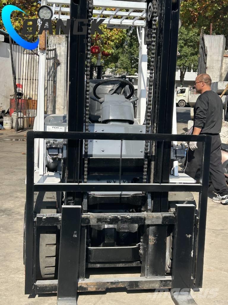 TCM FD35T3C Dyzeliniai krautuvai