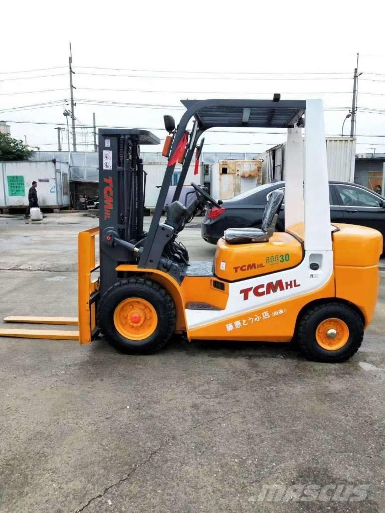 TCM FD 30 Dyzeliniai krautuvai