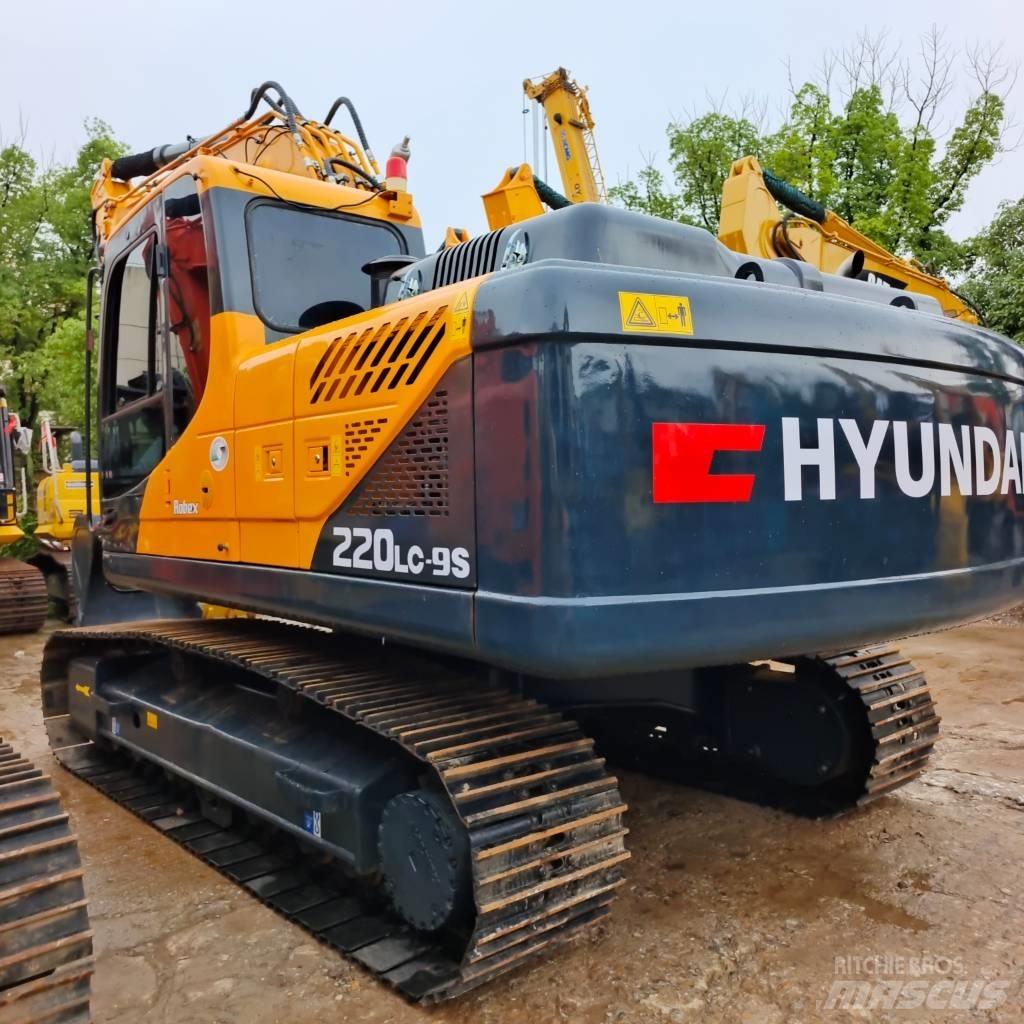 Hyundai 220lc-9s Vikšriniai ekskavatoriai