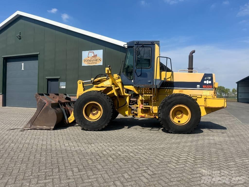 Komatsu WA 320-1 Naudoti ratiniai krautuvai
