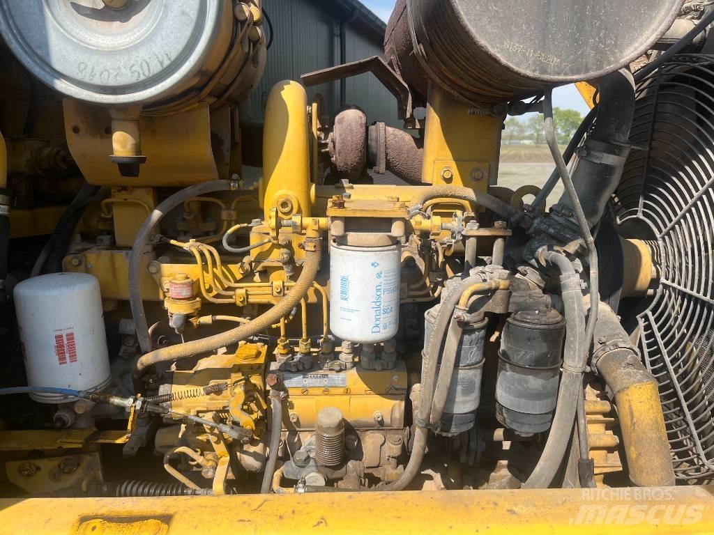 Komatsu WA 320-1 Naudoti ratiniai krautuvai