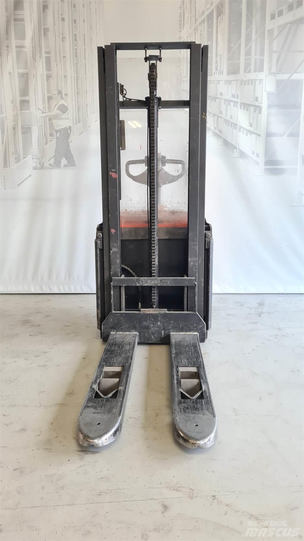Toyota SWE120 Rankiniai vėžimėliai