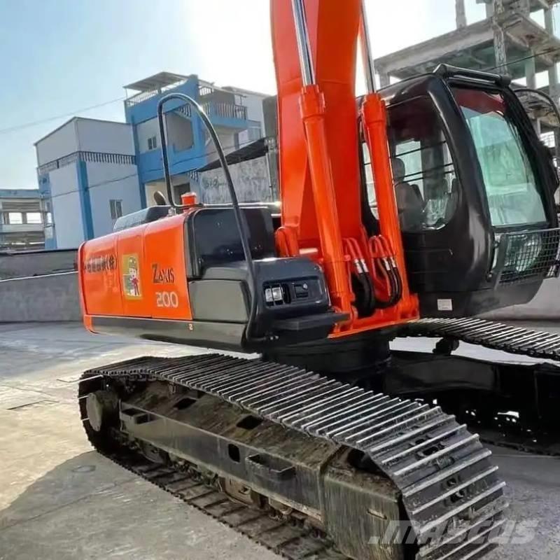 Hitachi ZX 200 Vikšriniai ekskavatoriai