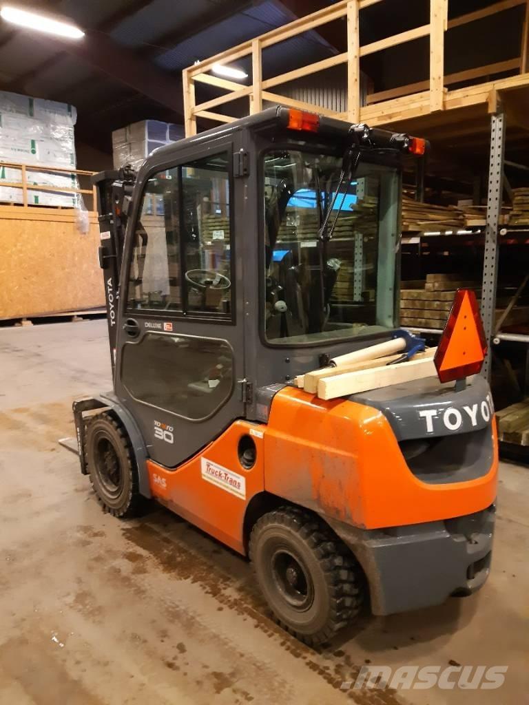 Toyota 02-8FDF30 Dyzeliniai krautuvai